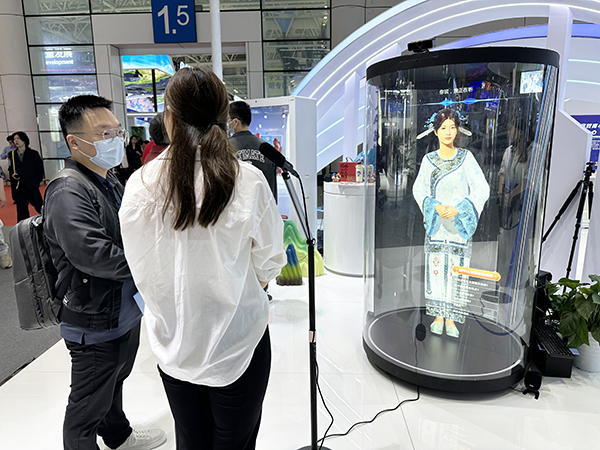 九游娛樂：全息AI旅推官亮相數(shù)峰VR騎馬漫游”武夷——網(wǎng)龍展區(qū)奇幻體驗(yàn)引觀眾“二刷三刷”(圖5)